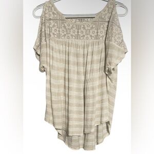 Lucky brand blouse color:cream/white size:M